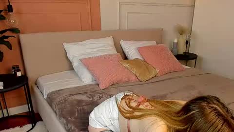 Stella online show from February 26, 1:46 am