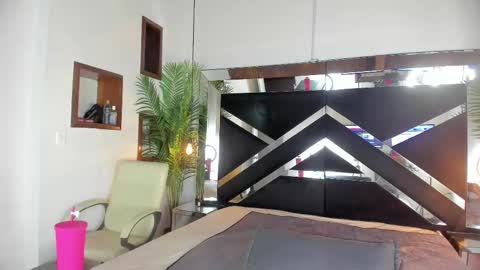 Candy online show from October 20, 6:02 pm