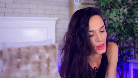 _carlawhite_ online show from July 7, 7:23 am