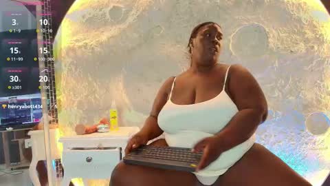 Caro. online show from October 18, 9:30 pm