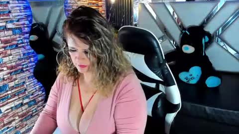 _casandra11 online show from February 13, 11:04 pm