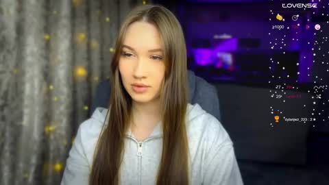 _chloe_miller_ online show from September 16, 4:43 pm