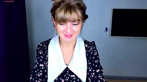 Snapshot of _comefeelme_ chatting on October 21, 5:45 am D online show from October 21, 5:45 am