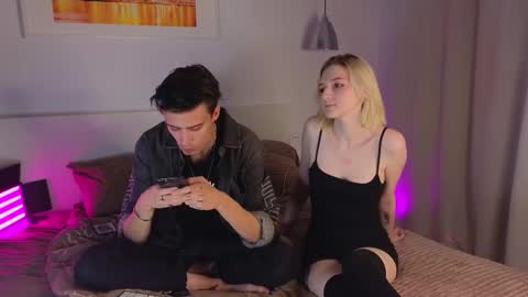 Snapshot of _cozyrose chatting on October 15, 6:42 pm Stacy online show from October 15, 6:42 pm