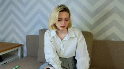 Snapshot of _cozyrose chatting on October 13, 6:21 pm Stacy online show from October 13, 6:21 pm