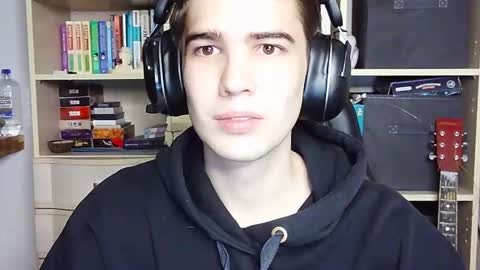 Snapshot of _crise_next_door_ chatting on October 1, 5:56 pm _crise_next_door_ online show from October 1, 5:56 pm