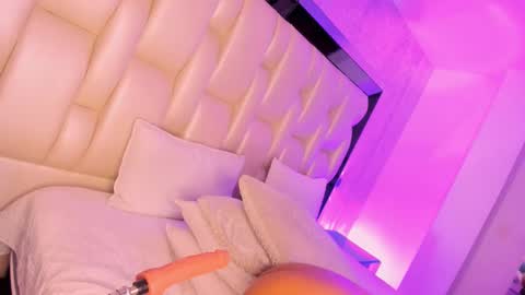     online show from February 22, 10:01 pm