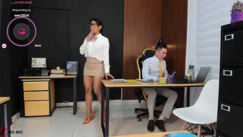 WELCOME TO THE OFFICE online show from December 11, 3:37 pm