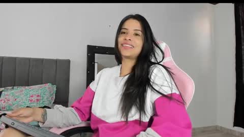 Snapshot of _elektrah chatting on February 15, 6:33 pm _elektrah online show from February 15, 6:33 pm