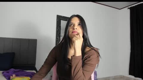 Snapshot of _elektrah chatting on December 3, 2:09 am _elektrah online show from December 3, 2:09 am