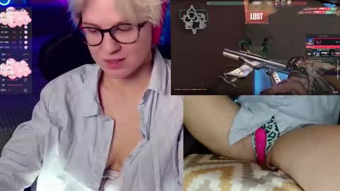 chloue and Gretta online show from December 1, 7:12 pm