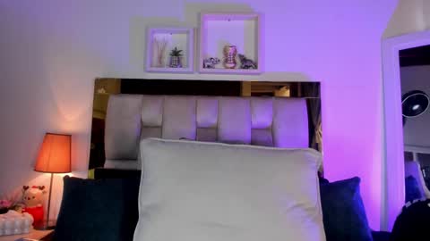 Isabella online show from March 9, 12:10 pm