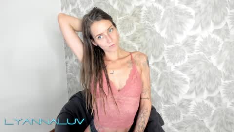 Lyanna and Derek online show from February 1, 2:05 am