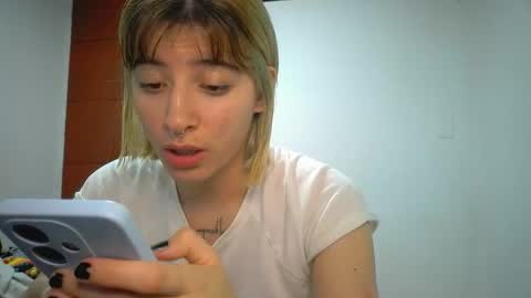 Mia-foster online show from April 18, 2:57 am