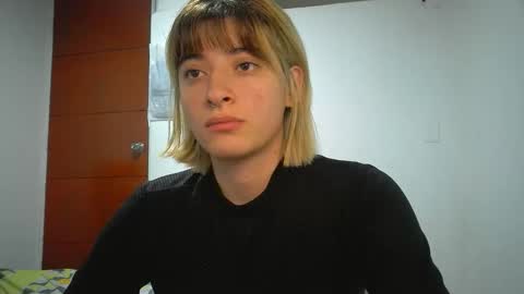 Mia-foster online show from April 23, 2:08 am