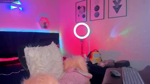 Gia Rose online show from September 18, 9:30 pm