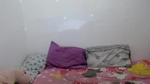 _gold_strawberry_ online show from July 19, 8:50 am