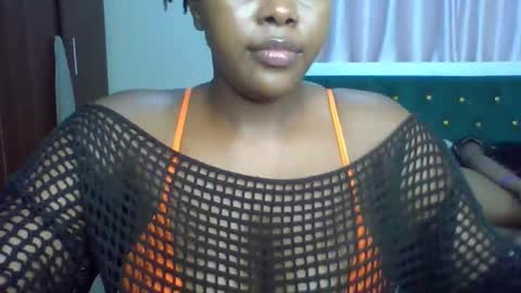 _honey_bloom online show from February 18, 8:58 am