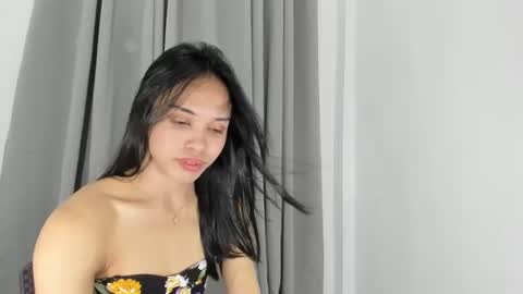 yanie online show from February 26, 7:21 pm