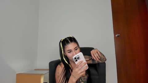 Isabella online show from March 28, 7:10 am