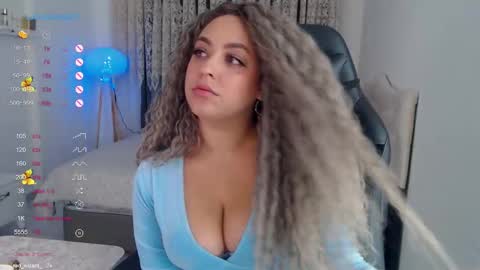 _just_a_queen_3 online show from November 12, 4:42 pm