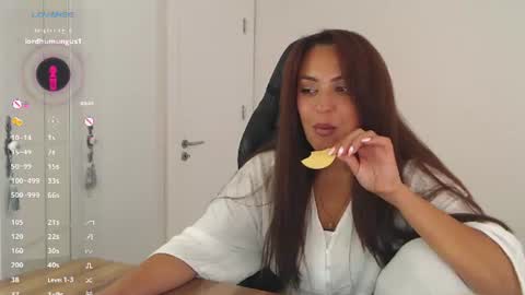 _just_a_queen_3 online show from July 4, 11:47 am