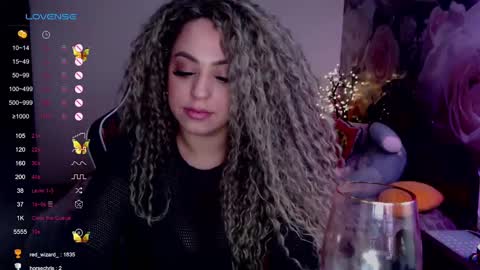 _just_a_queen_3 online show from February 21, 8:49 pm