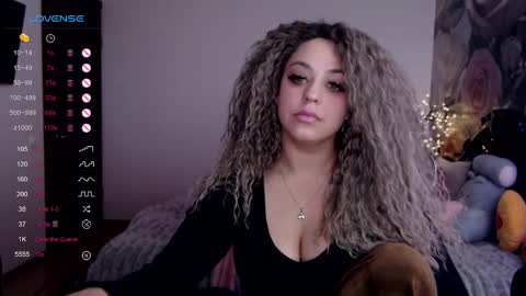 _just_a_queen_3 online show from March 12, 7:46 am