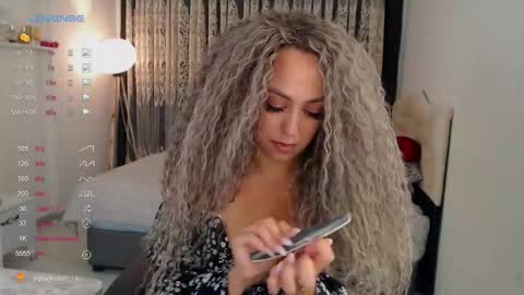 _just_a_queen_3 online show from September 8, 4:28 pm