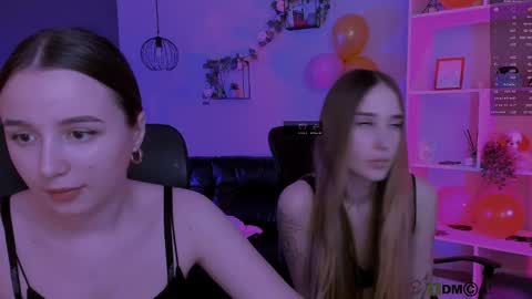 _kellykitten_ online show from April 3, 1:51 pm