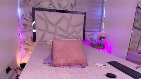 Kendall online show from July 30, 3:07 am