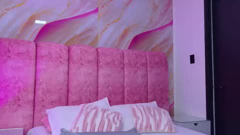 Kendall online show from March 17, 11:59 am