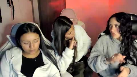 khloe sweet online show from November 19, 11:25 pm