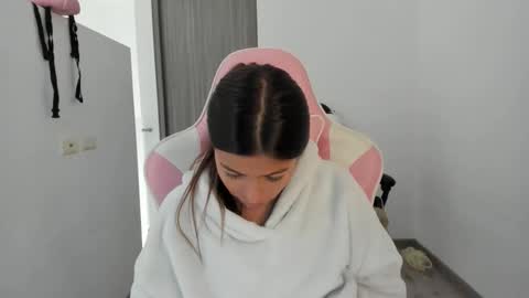 khloe sweet online show from February 25, 4:10 pm