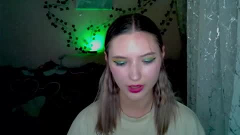 _kikiclark_ online show from November 14, 10:44 pm