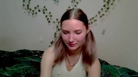 _kikiclark_ online show from November 2, 9:04 pm