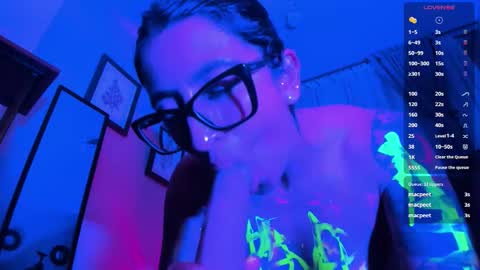 Kiraaaa 0 online show from October 17, 10:25 pm