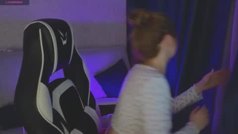 Snapshot of _kirieshka chatting on October 15, 6:42 pm Molly Emily online show from October 15, 6:42 pm