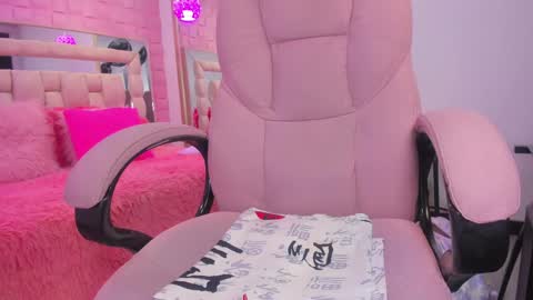 Laura online show from March 2, 3:16 pm