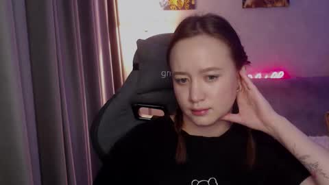 Snapshot of _lalune_ chatting on October 14, 8:28 am _lalune_ online show from October 14, 8:28 am