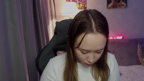 Snapshot of _lalune_ chatting on October 17, 6:06 am _lalune_ online show from October 17, 6:06 am