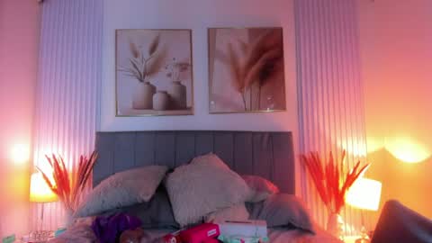 paulina  online show from June 11, 12:32 am