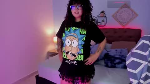 Liily online show from November 11, 8:00 pm