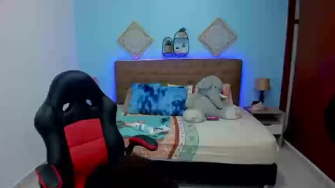 Liily online show from September 16, 8:23 pm