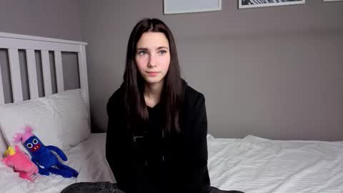 Emma online show from November 28, 6:26 pm