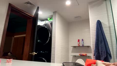 Snapshot of _littlewolfie_ chatting on November 2, 1:16 am Little Wolfie online show from November 2, 1:16 am