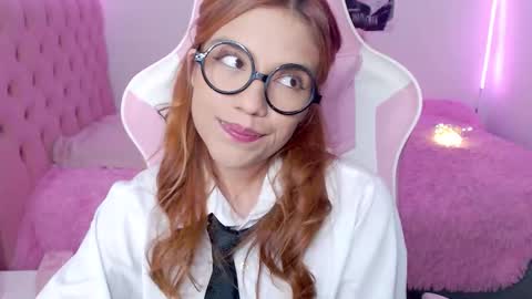 Snapshot of _lloou_ chatting on October 10, 8:35 pm Sofia 3 online show from October 10, 8:35 pm