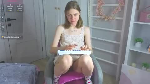 Emma online show from November 19, 5:29 am