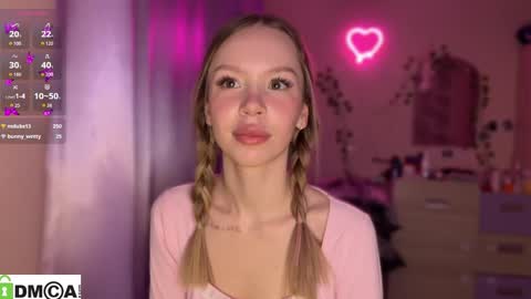 Snapshot of _love_me_again chatting on October 20, 9:42 pm Katie online show from October 20, 9:42 pm
