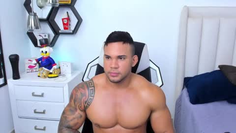 _matthew_santos_ online show from February 17, 11:22 pm